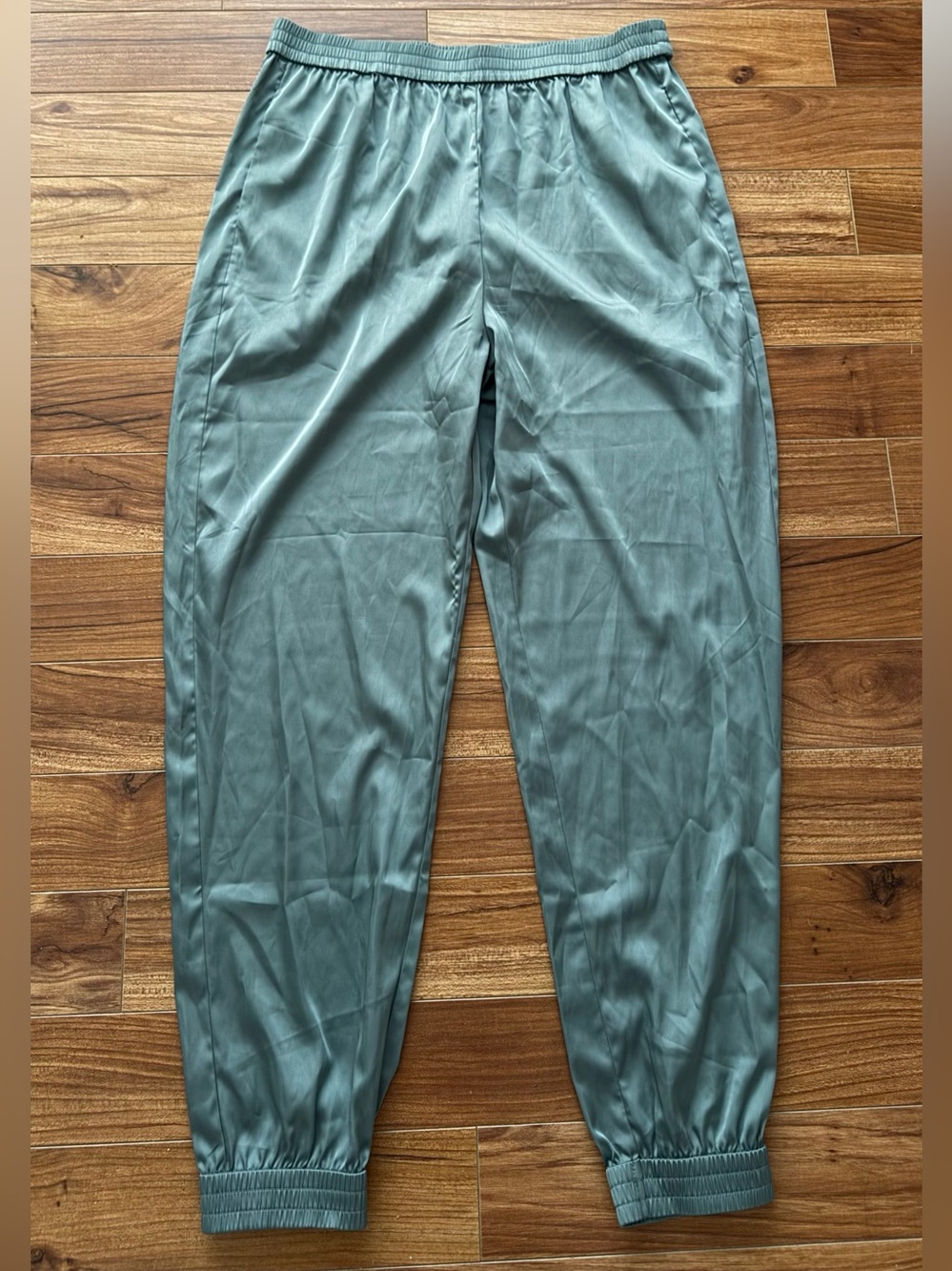 GUESS Satin Jogger Pants – Sage Green / M
